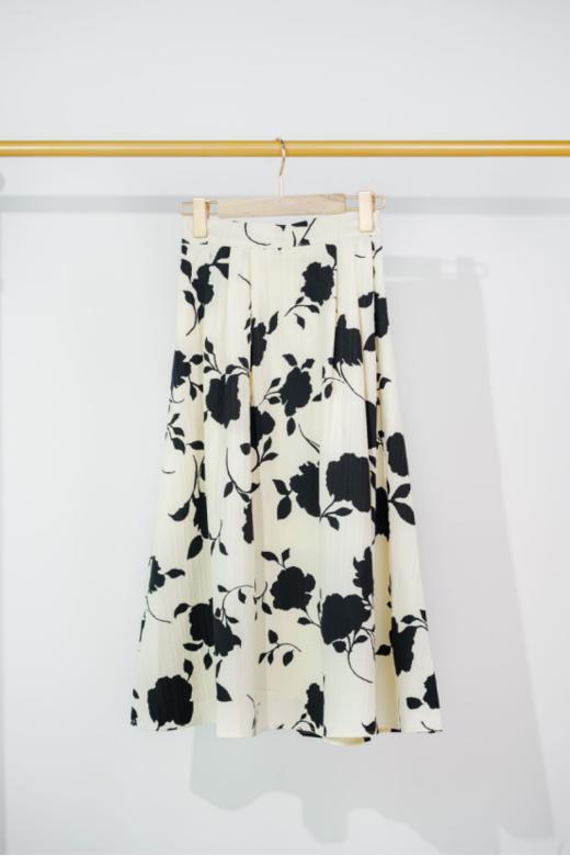 🔥【Avann法式褶皱艺术印花大摆裙657】 1、复古大花！超有艺术品味，🌿活脱脱的一整个油画风真的爱住了！浪漫，自由，✨优雅的气质，精致高级，久穿不厌~🎃 商品图3