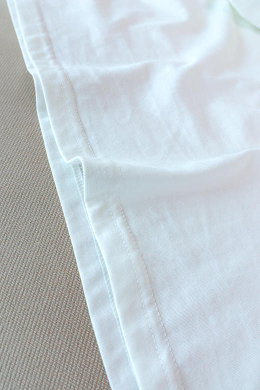 简约字母翻边袖T恤 商品图4