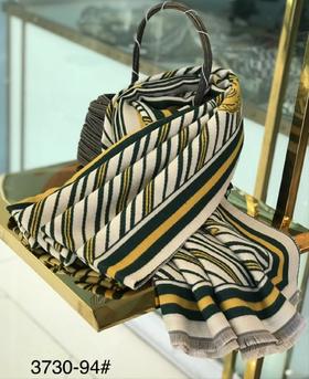 优品堂『如影相随』双面双色披肩围巾两用拉绒围巾