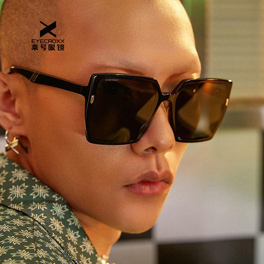 【刘俊昊同款】品牌直发 EYECROXX乘号墨镜情侣款  大框高级显脸小  开团价仅129 商品图2