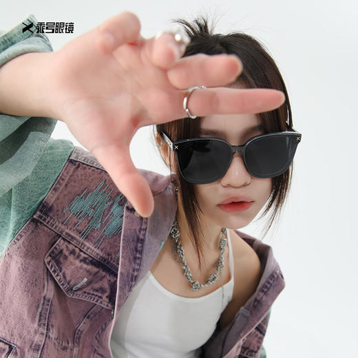【品牌直发】 EYECROXX乘号墨镜 女士高级感显脸小防晒ins风    开团价仅129 商品图3