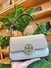 国内现货  Tory burch 新款Felix系列腋下‮包‬，温温柔柔的奶茶配色，配2根‮带肩‬，🉑手拎🉑腋下🉑斜挎，尺寸20x12cm！ 美国代购，无中文标签，介意慎拍 lei 商品缩略图0