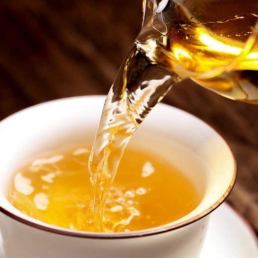 2023年头春【茶王曼秀】易武斗茶大会茶王奖得主曼秀 普洱茶生茶357g/饼 5饼/提 20饼/件 拍5发6拍20发25 商品图6