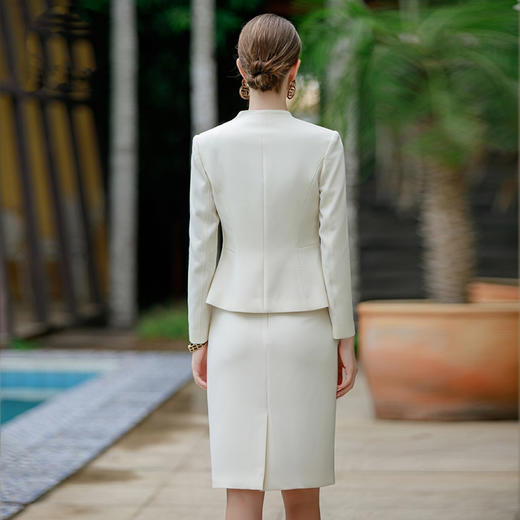 IWY/气质女神范米白色职业套裙女春季新款时尚通勤套装CS1738 商品图4