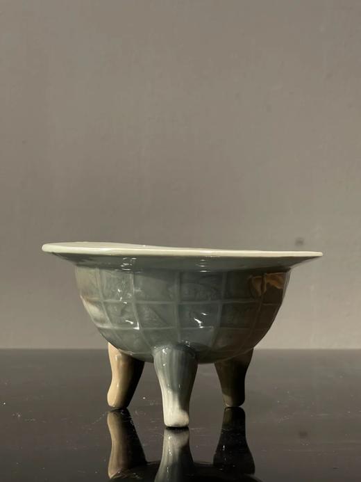 青瓷刻游鱼紋三足折沿香炉，顺丰包邮 商品图3