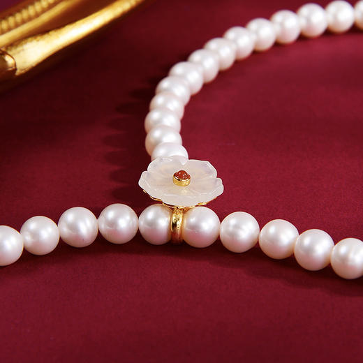 ysxb-01001【云赏珠宝】高端系列-新中式臻品精选7mm天然淡水珍珠和田玉桃花项链（链长55cm） 商品图3