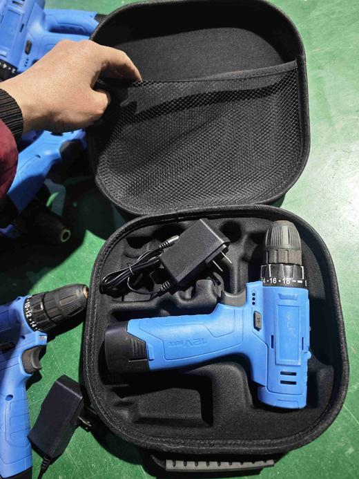 【货号07110】库存处理12V双速锂电钻一电一充送工具包 商品图10