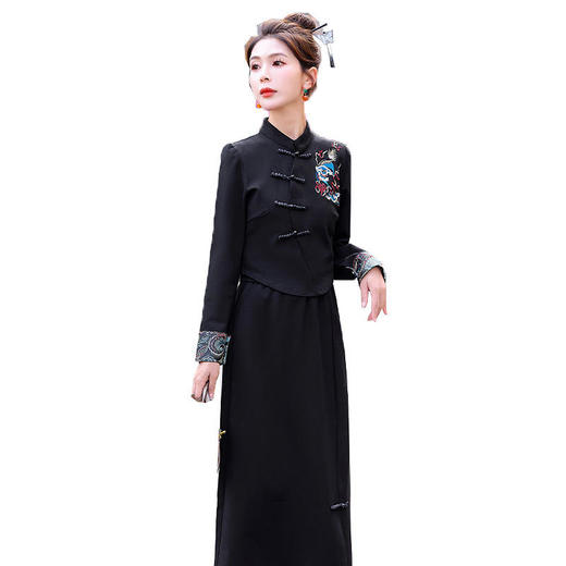 HR-WY25079气质时尚复古新中式风修身显瘦刺绣两件套裙 商品图4