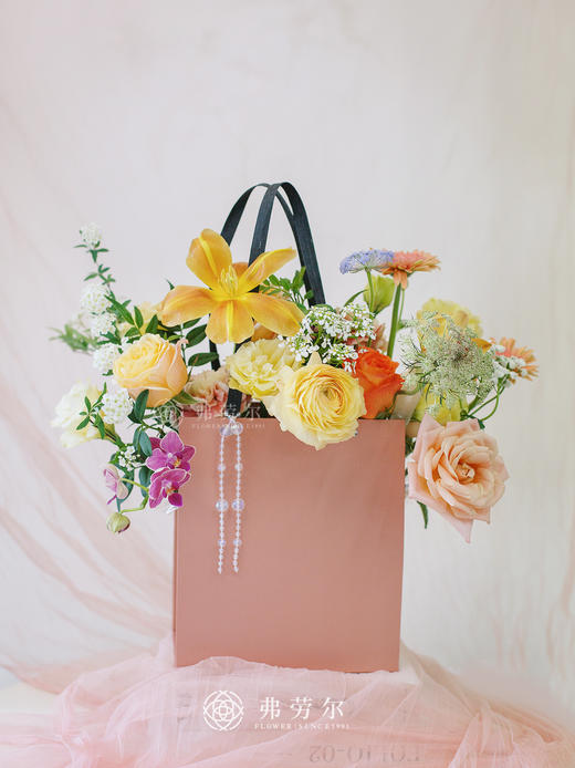 【精致女神】38节限定手提花盒 商品图0