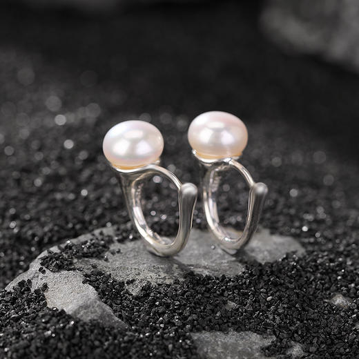 S925纯银，淡水珍珠简约气质设计感圆珠耳环复古优雅百搭耳夹CW-274 商品图1