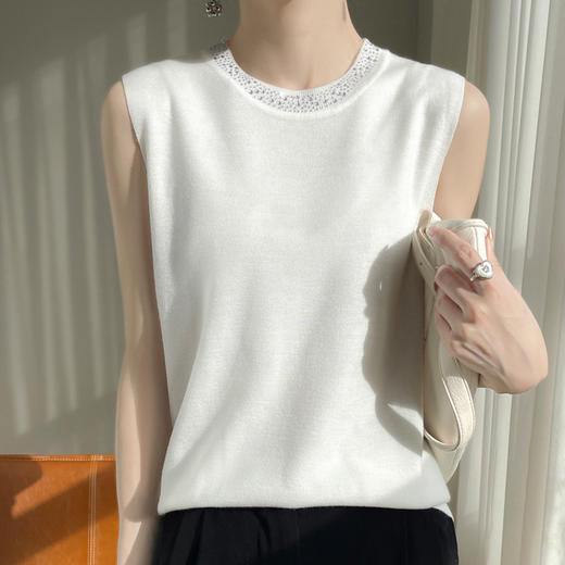 宽松显瘦，吊带背心女无袖上衣雅致轻盈精仿羊毛春季新款圆领针织衫 QH-NJR402 商品图2
