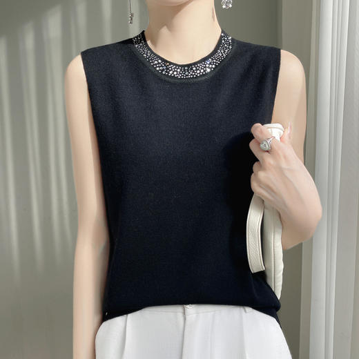 宽松显瘦，吊带背心女无袖上衣雅致轻盈精仿羊毛春季新款圆领针织衫 QH-NJR402 商品图3