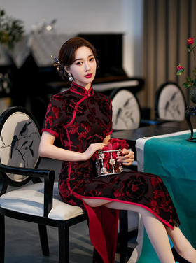 复古旗袍2024春夏新款丝绒长款修身显瘦红色宴会旗袍