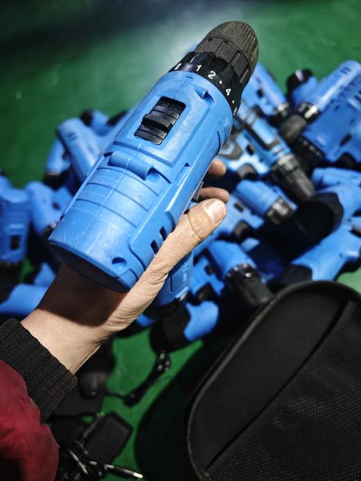 【货号07110】库存处理12V双速锂电钻一电一充送工具包 商品图6