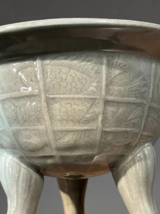 青瓷刻游鱼紋三足折沿香炉，顺丰包邮 商品图13