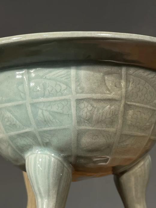 青瓷刻游鱼紋三足折沿香炉，顺丰包邮 商品图9