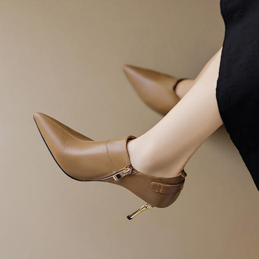 【预售5天】春季新款，性感百搭里外全真皮牛皮尖头金属跟高跟鞋FDME&FD8268 商品图5