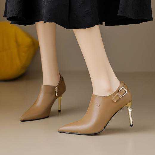 【预售5天】春季新款，性感百搭里外全真皮牛皮尖头金属跟高跟鞋FDME&FD8268 商品图4