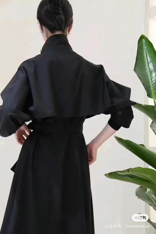 226-5自留 神秘优雅 小禾露珠系列 柔滑垂坠 自然防风雨 黑色立领风衣 商品图11