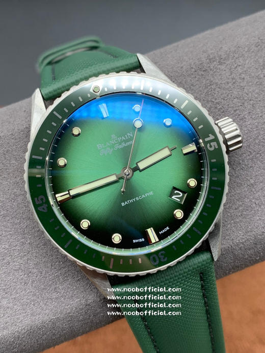 GF『顶配版』全新极光绿宝珀五十噚钢壳限量款表盘惊艳的色泽由数十层纳米镀层的光学效应相互融合而成 商品图9