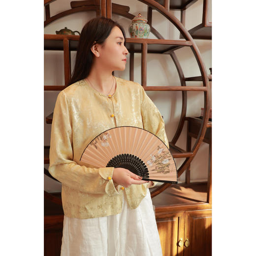 【线上专属】【始芳菲系列】圆领小衫（24710169-筠雾） 商品图1