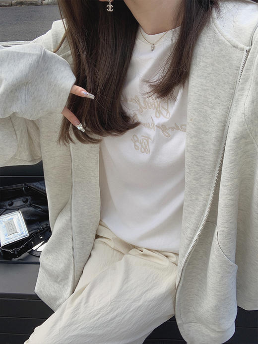 金蘑菇菇 傍晚去遛弯 / 慵懒宽松连帽卫衣外套休闲短裤运动风套装 商品图3