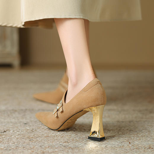 【预售5天】优雅百搭，羊猄皮尖头高跟深口单鞋FDME&FD8270 商品图2