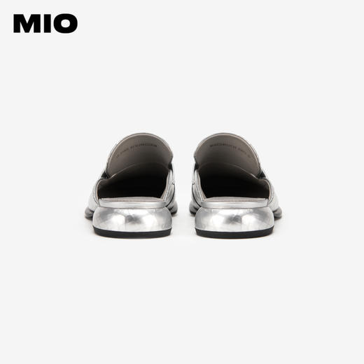 MIO米奥夏季拖鞋纯色低跟牛皮革面料时尚质感耐磨包头拖女M242224011 商品图4