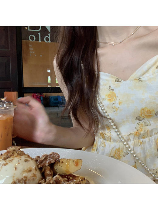 金蘑菇菇 爱意如晚霞 呼吸亚麻系列 / 法式温柔风碎花吊带连衣裙 商品图8