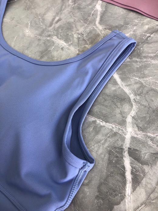 点此购买 lululemon Unlimit High-Rise女子中强度运动文胸内衣 DD 280606 商品图6