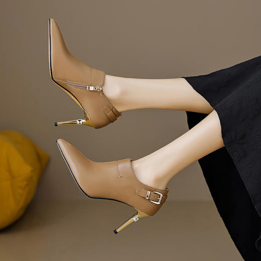 【预售5天】春季新款，性感百搭里外全真皮牛皮尖头金属跟高跟鞋FDME&FD8268 商品图0