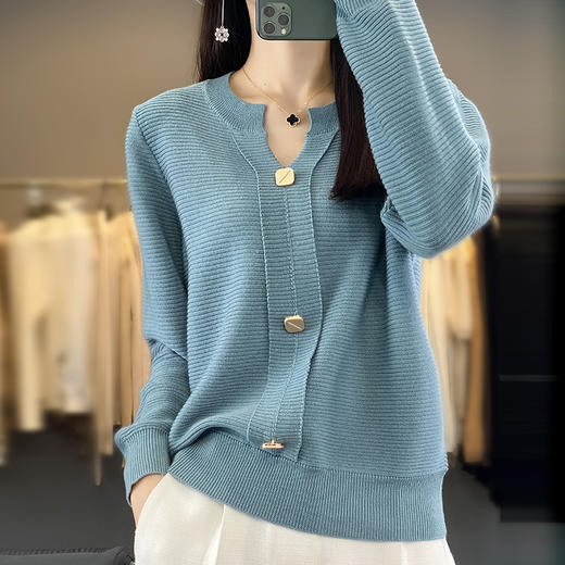 纤束马设计感三扣安迪绒针织衫 商品图2