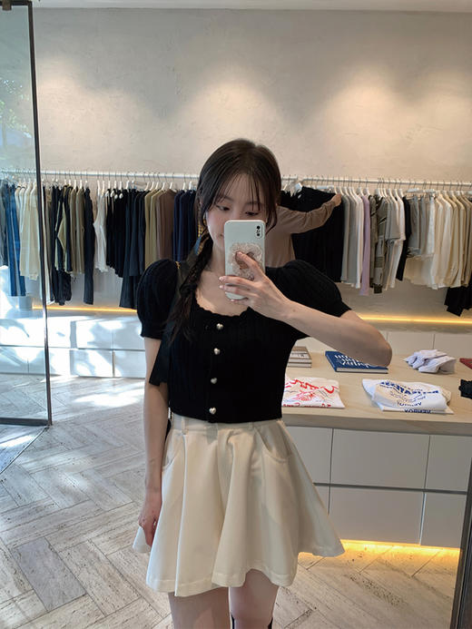 XS码 金蘑菇菇 雀跃 爱心小针织 /轻甜法式方领微宽松小短款针织上衣 商品图5