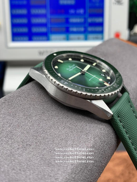 GF『顶配版』全新极光绿宝珀五十噚钢壳限量款表盘惊艳的色泽由数十层纳米镀层的光学效应相互融合而成 商品图11