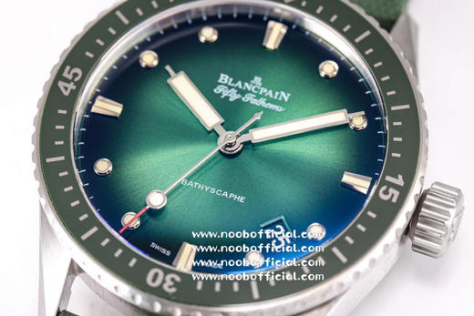 GF『顶配版』全新极光绿宝珀五十噚钢壳限量款表盘惊艳的色泽由数十层纳米镀层的光学效应相互融合而成 商品图3