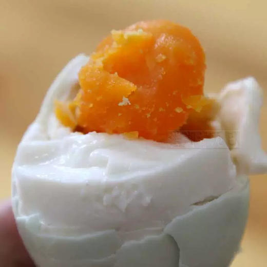 【下单后48小时发货】洪湖青泥巴 生咸蛋20枚/箱 食用方式：冷水下锅煮15-20分钟，或制作粽子、月饼、咸蛋黄炒饭。 商品图1