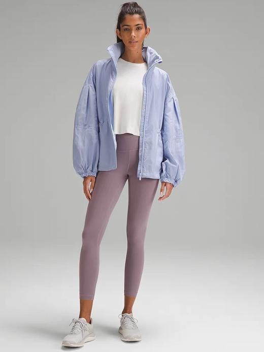 点此购买 lululemon女士轻盈版收腰连帽运动夹克外套 SS  280671 商品图6