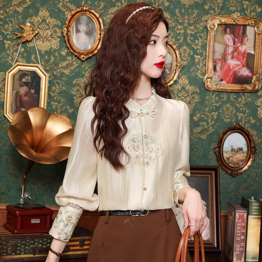 KQL E261N2337荷叶领灯笼袖衬衫 商品图3