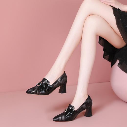 【预售5天】四季尖头高跟鞋女2023年秋季新款粗跟浅口气质拼色水钻单鞋潮SY&21706 商品图2