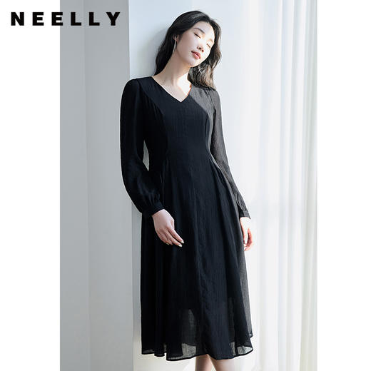 NEELLY纳俪商场同款V领系带收腰连衣裙 肌理感百搭法式垂感中长裙N23084Y02201 商品图0