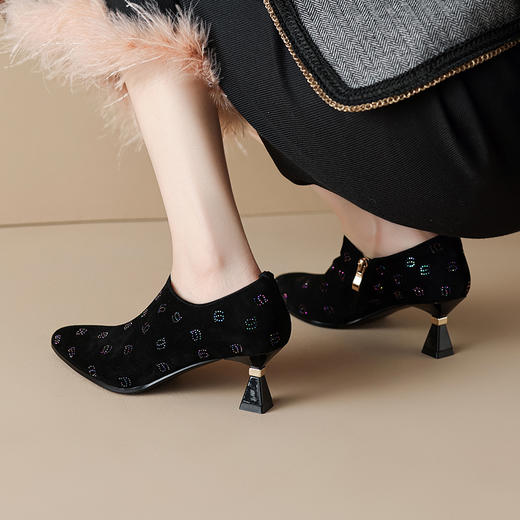 【预售5天】春季新款，磨砂小皮鞋爆款水钻尖头女鞋网红爆款磨砂黑色鞋子HYT&A7297 商品图4