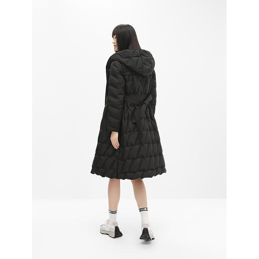 NEELLY纳俪商场同款冬季羽绒服女长款过膝腰带显瘦连帽外套N23104L04413 商品图3