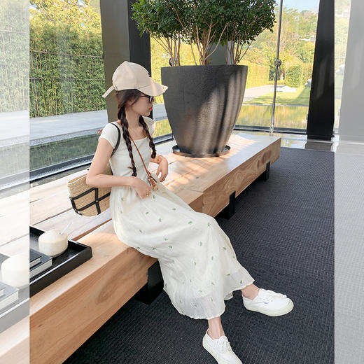 <曾小咸推荐>微信粉丝秒杀专场 仅此今天 活动结束下架【甜美可人】杏色拼接碎花连衣裙 日常198.00 立减108.01 秒杀89.99！！ 商品图2