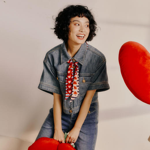 谜底短款丹宁牛仔外套短袖女2024春新款复古风翻领上衣241MW0012 商品图0