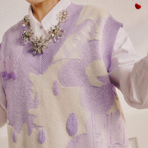 谜底V领针织马甲女2024春季新款复古文艺风宽松毛衣马夹241MZ0326 商品图3