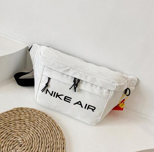 Nike 耐克斜挎书包背包大腰包 NK9033 均码： 长42宽9高21 商品图4