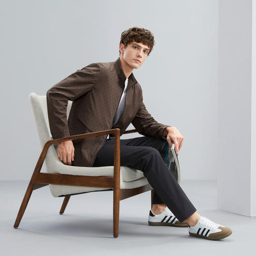 柒牌夹克男外套春秋2024新款时尚潮流青年暗纹提花男士立领茄克衫	126K70050 商品图3