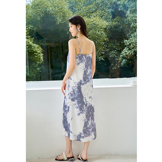 NEELLY纳俪商场同款印花吊带连衣裙2023秋季新款高级感温柔风长裙N24024Y04553 商品图3