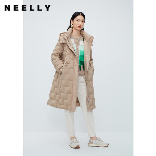 驼色零压感轻薄羽绒服女NEELLY纳俪商场同款连帽风衣式中长款外套N23102L01058 商品图1
