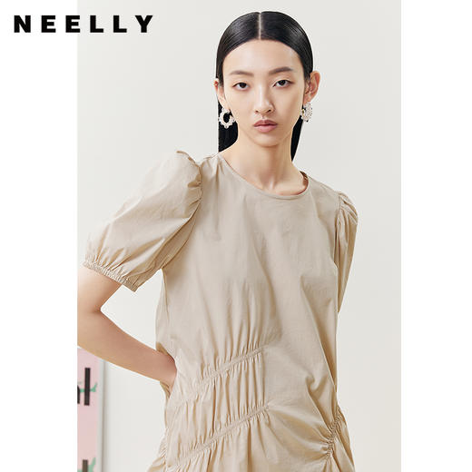 NEELLY纳俪商场同款圆领连衣裙女抽褶收腰显瘦小黑裙不规则裙摆夏N22052Y01162 商品图2